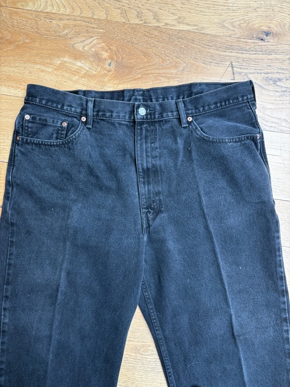 Levi's 550. 42x30